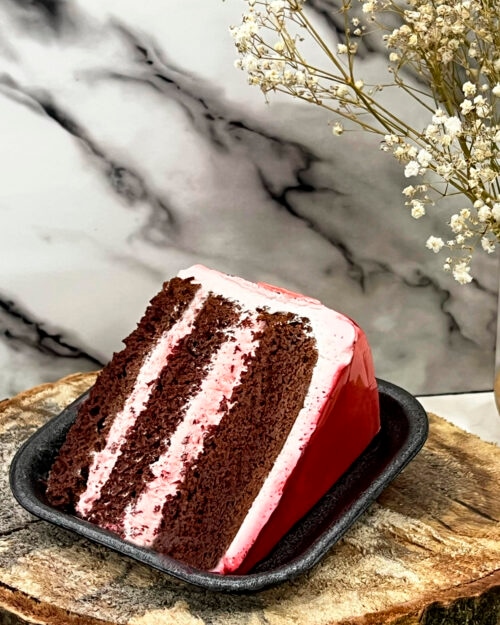 Porción de torta fría sabor Chocofresa