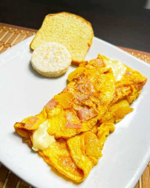 Omelet Hawaiano